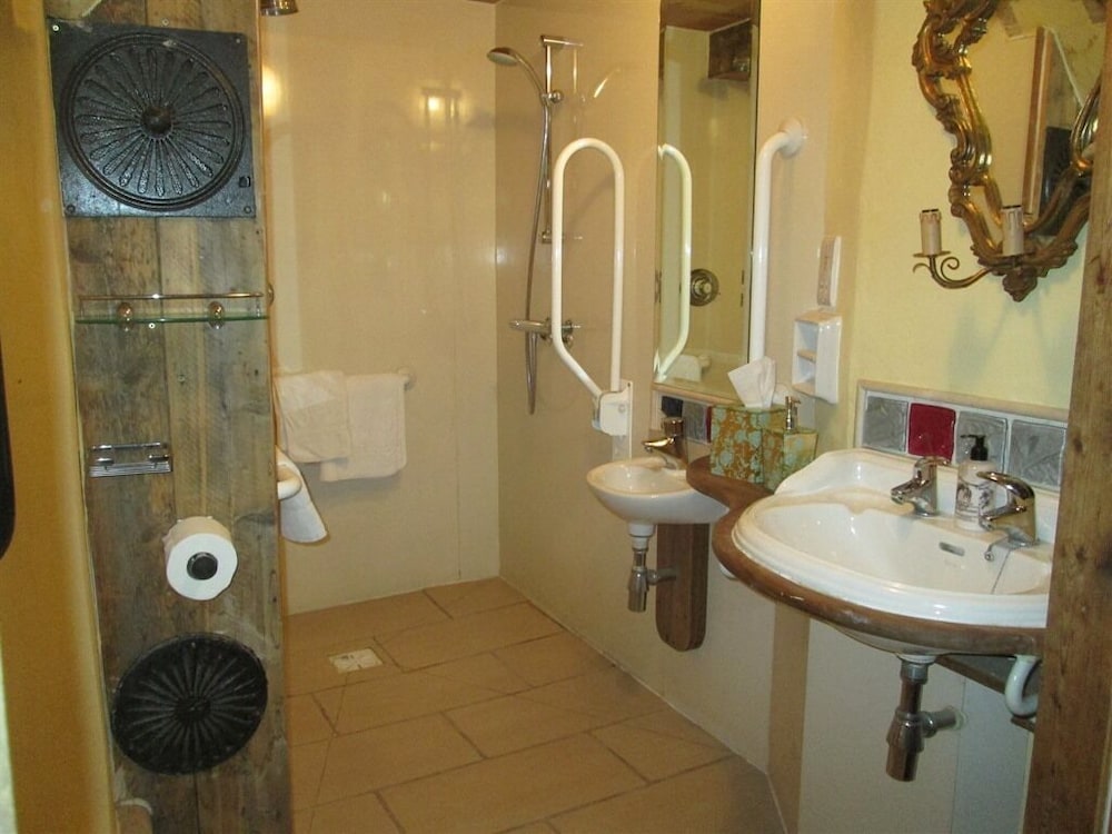 Alnwick Lodge - B&B 48/50