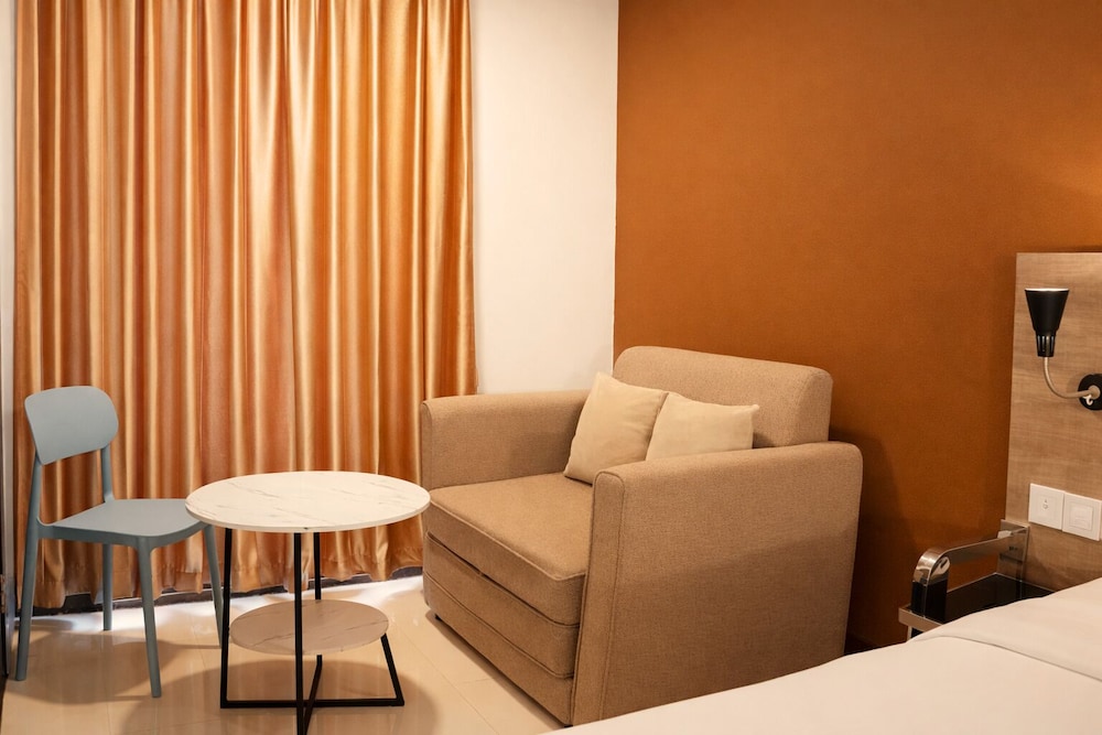VERSE HOTEL CIREBON 44/72