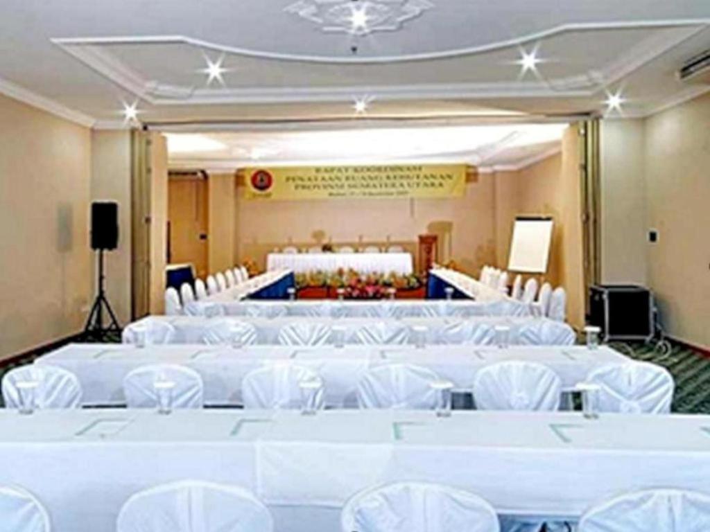 Madani Hotel Medan 12/23