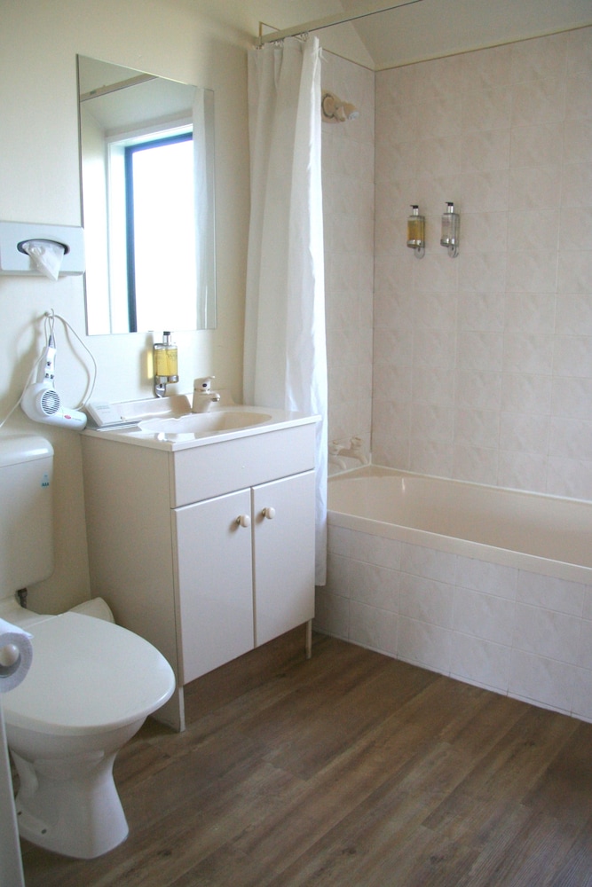 Sherborne Motor Lodge 50/52