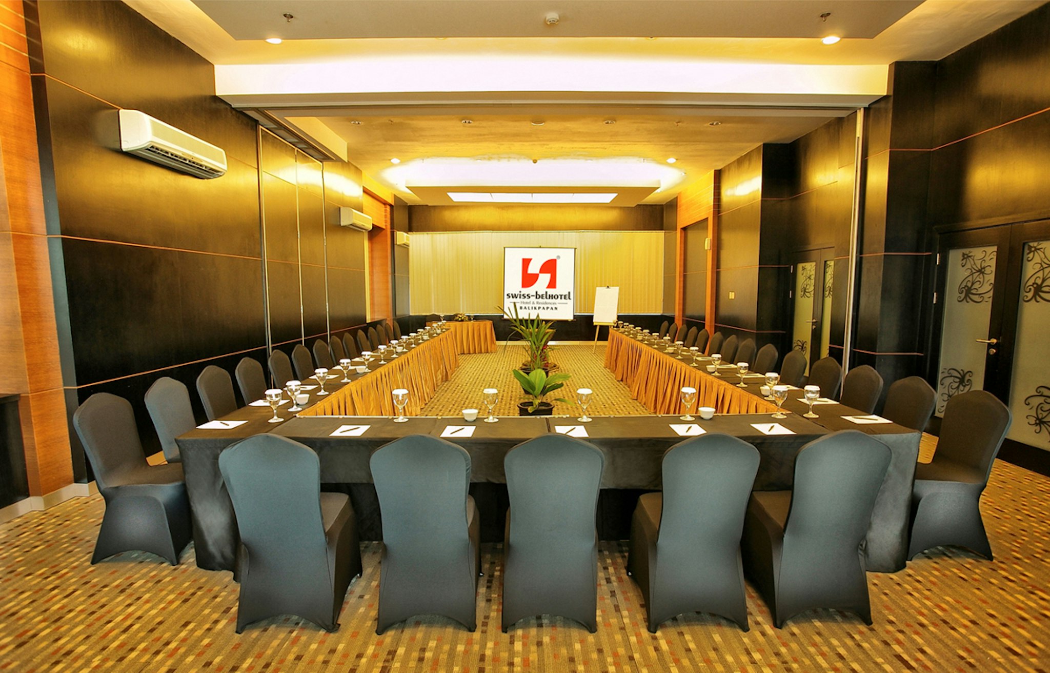 SWISS-BELHOTEL BALIKPAPAN 56/58