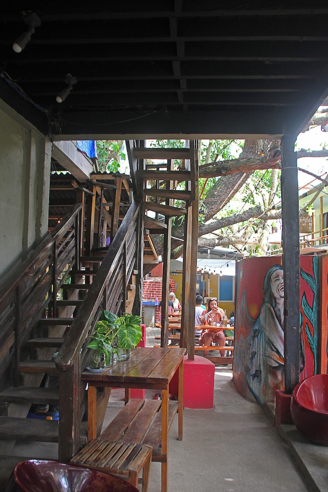 The Lazy Dog Bed And Breakfast 48/60
