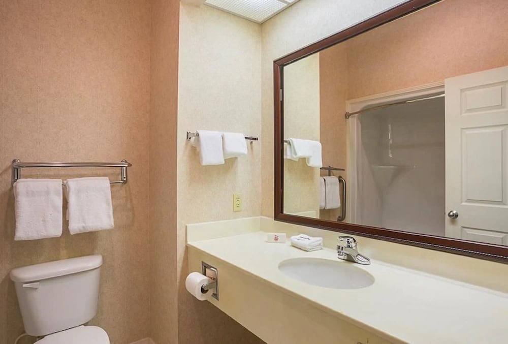 Fairbridge Inn Express Whitley City 19/23