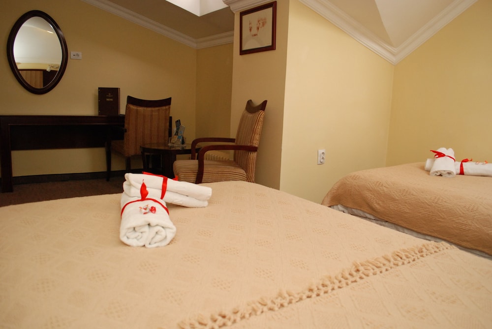 Planeta Inn Hotel 12/50