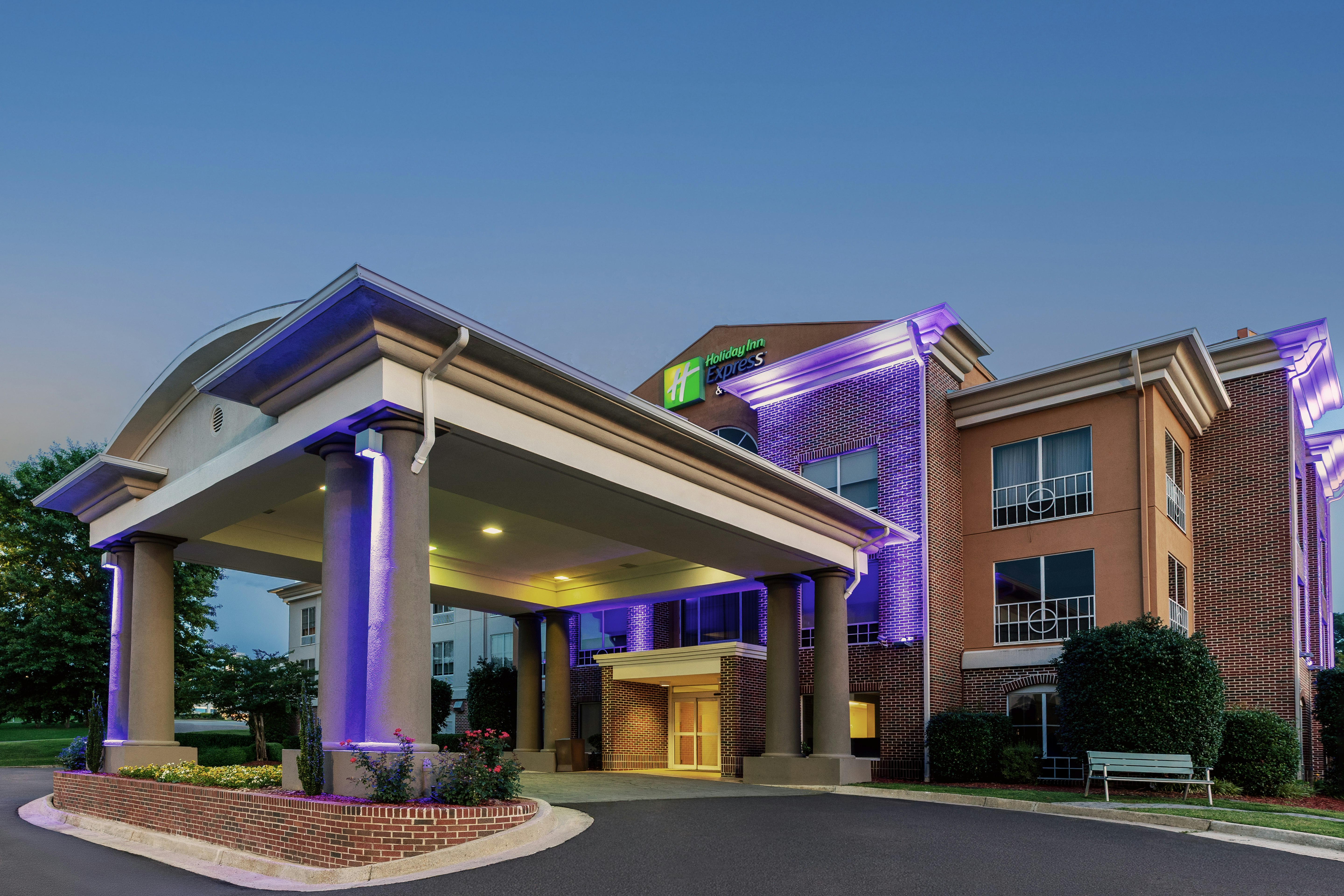 Holiday Inn Express Hotel & Suites Vicksburg 2/74