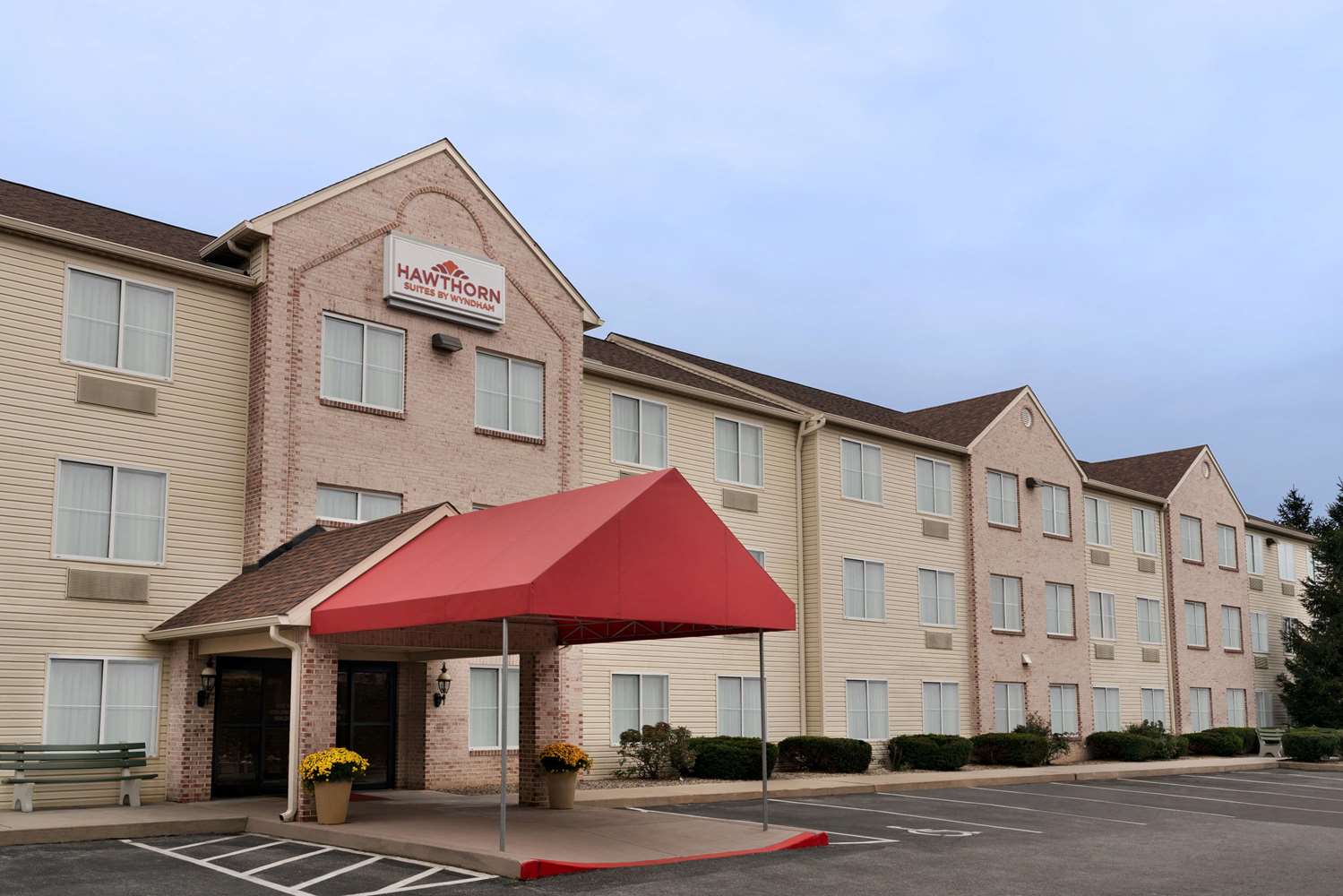 Lancaster Suites 30/37