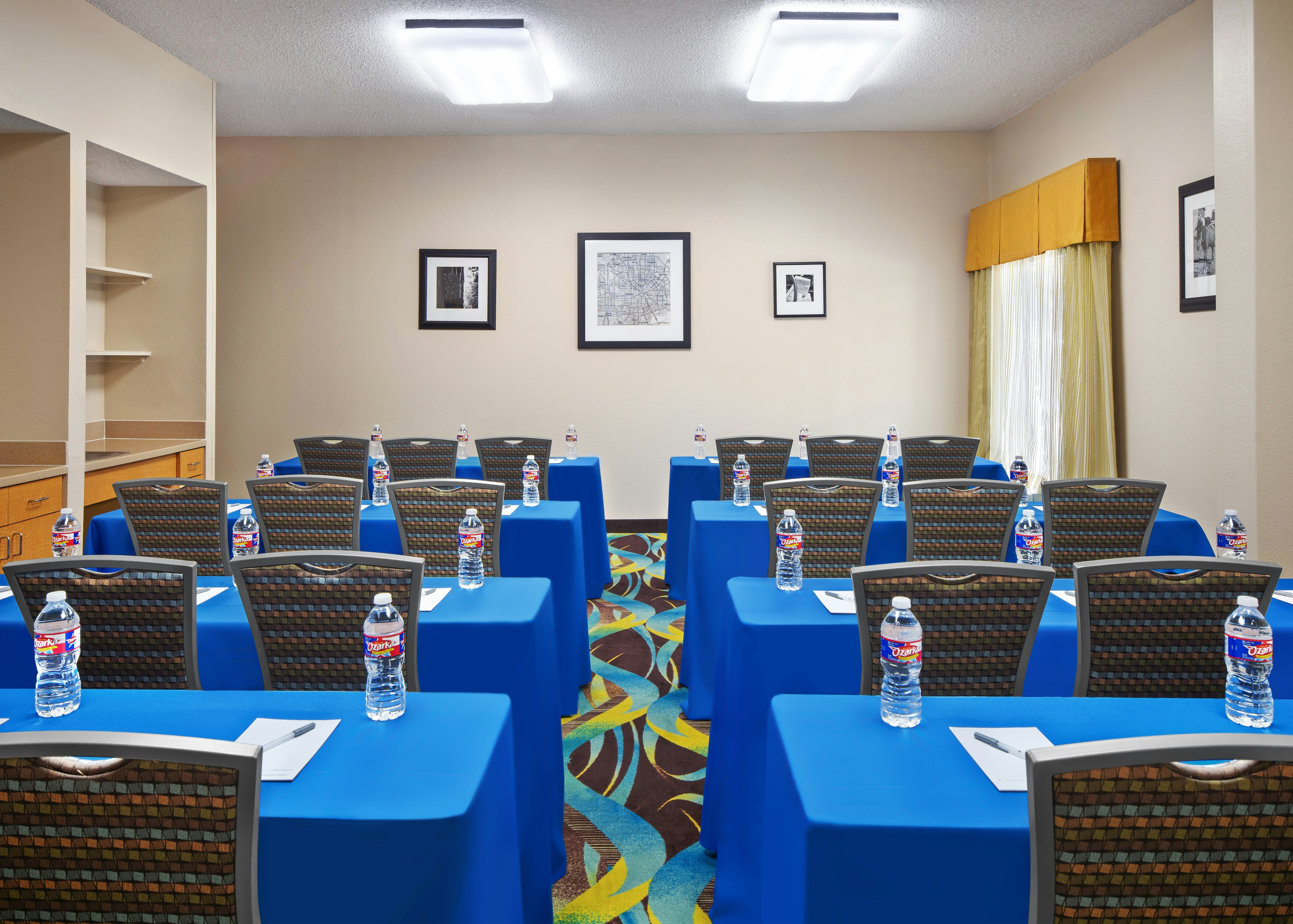 Hampton Inn Dallas-Irving-Las Colinas 48/48