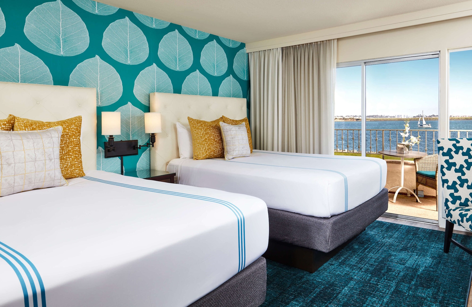 DELUXE, 2 QUEEN BEDS
