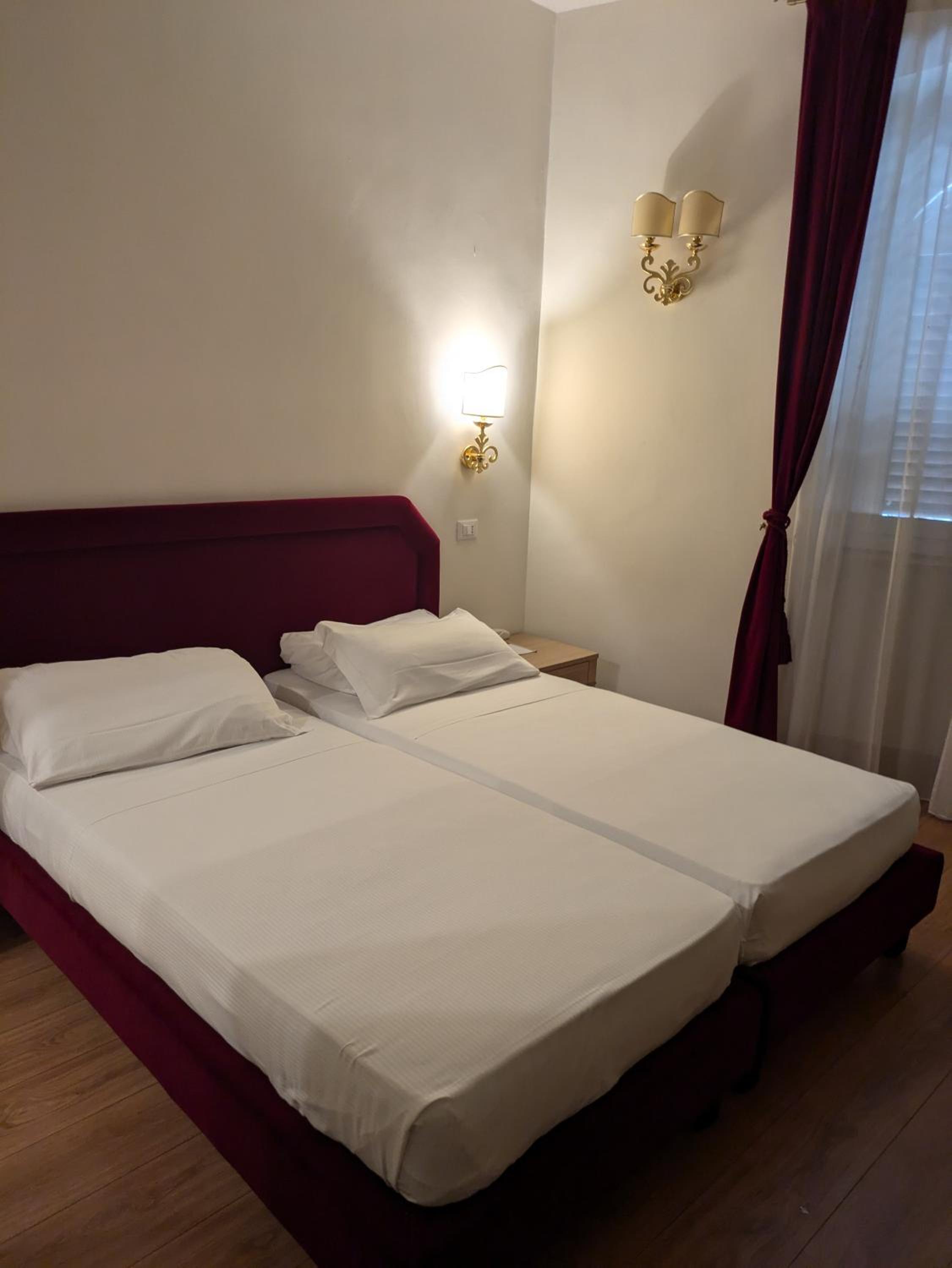Inner, Standard, Double or Twin Bed, with View