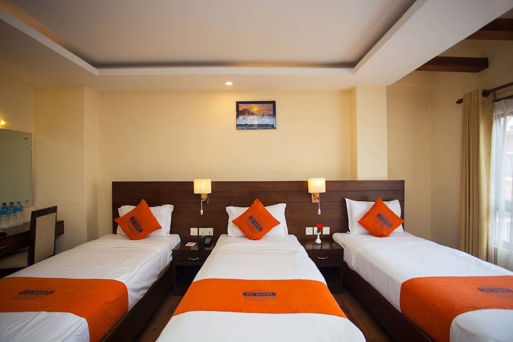 Hotel Jay Suites 33/75