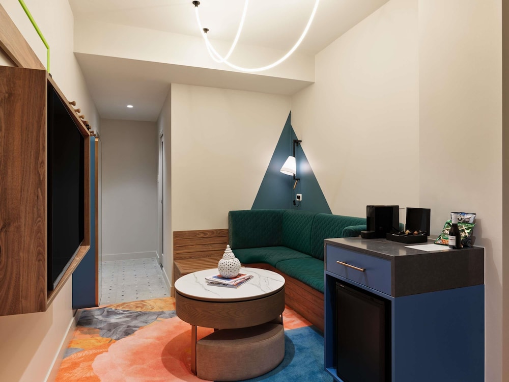 The Clarence Hotel Sydney 34/41