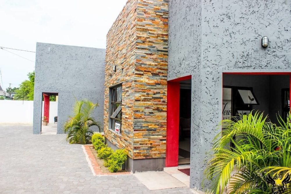 The New Mall Guest House 29/39