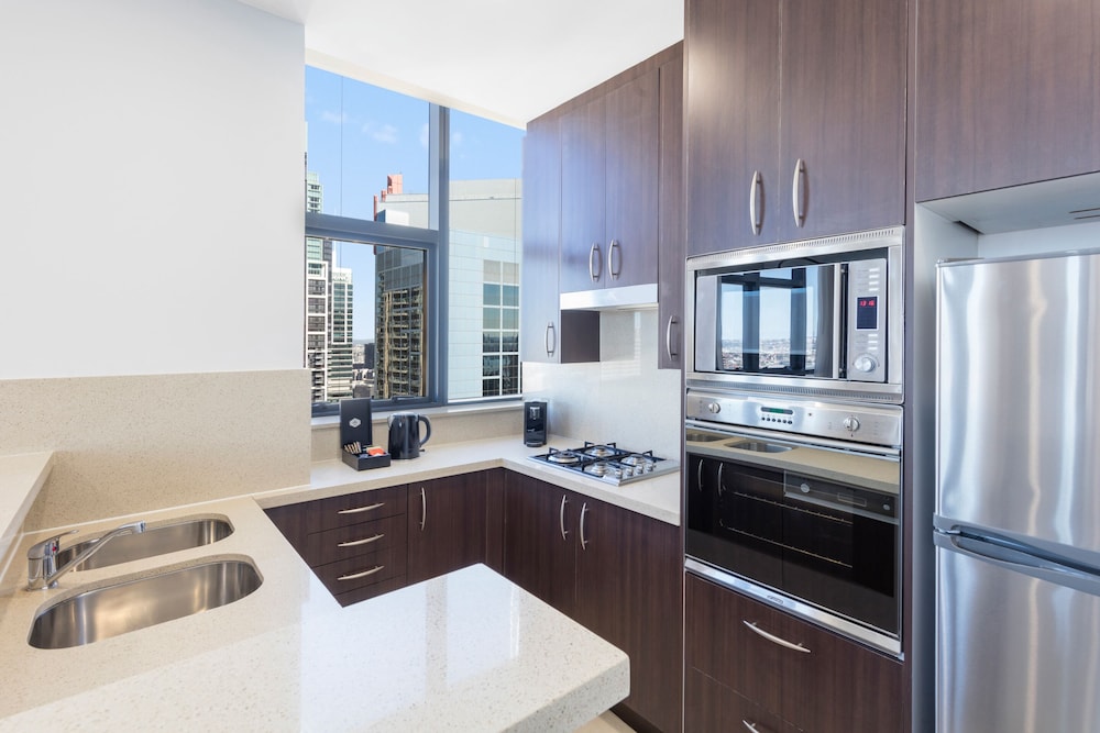 Meriton Suites Pitt Street 39/65