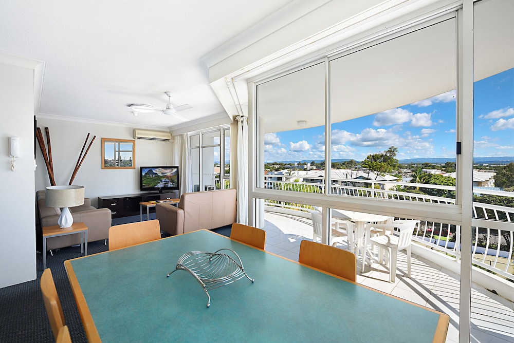 Atrium Resort 26/70