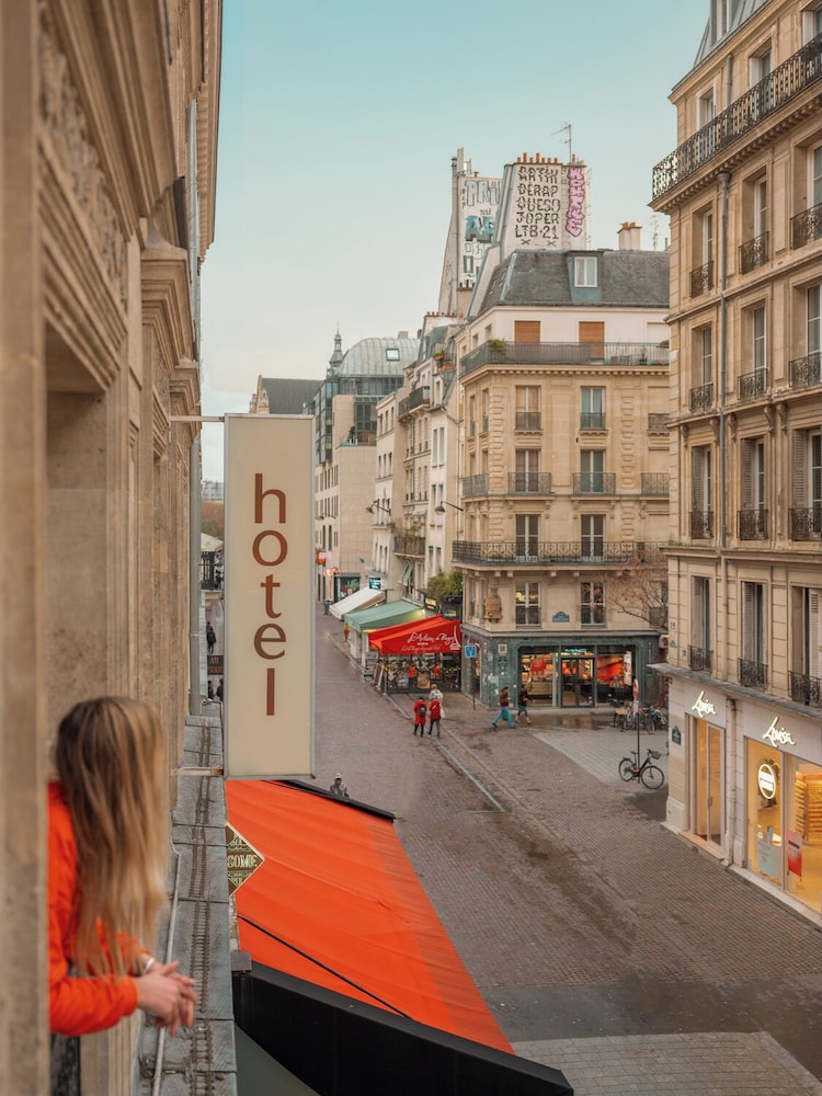 HANDSOME HOTEL BY ELEGANCIA 68/74