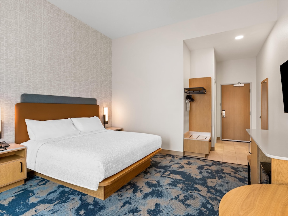 Room, King Bed, Balcony or Patio