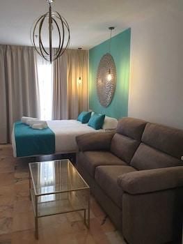 STUDIO, APARTMENT