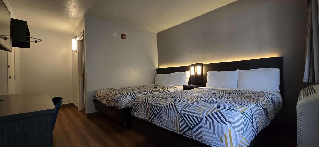 2 Full Beds - Smoking