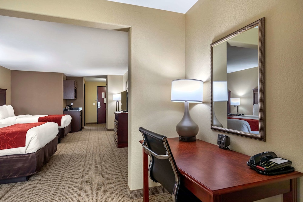 Comfort Suites Ennis TX 27/43
