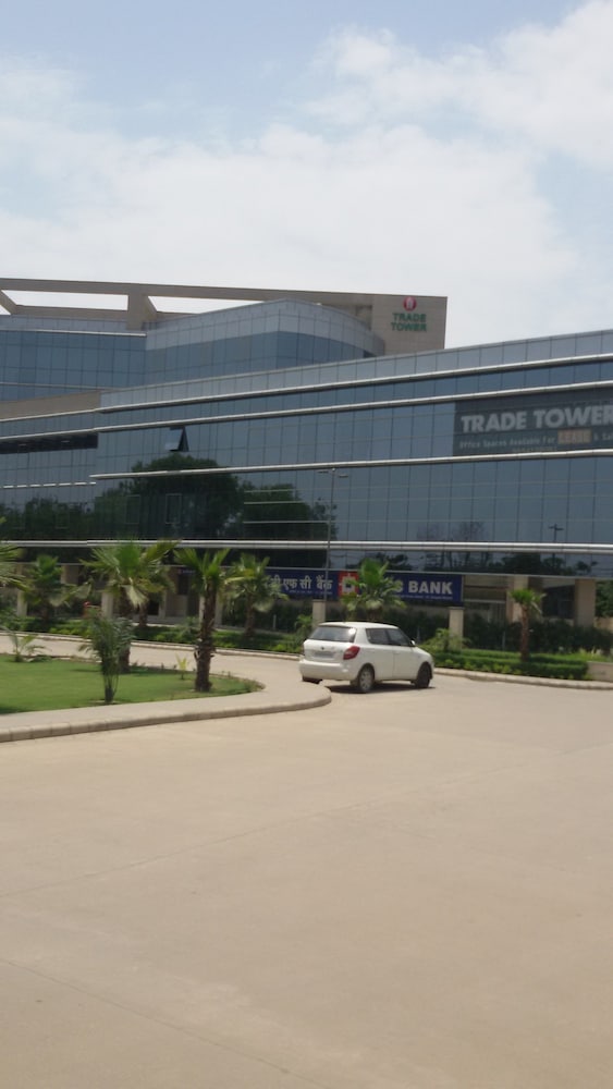 TRINITY CORPORATE SUITES 2/43