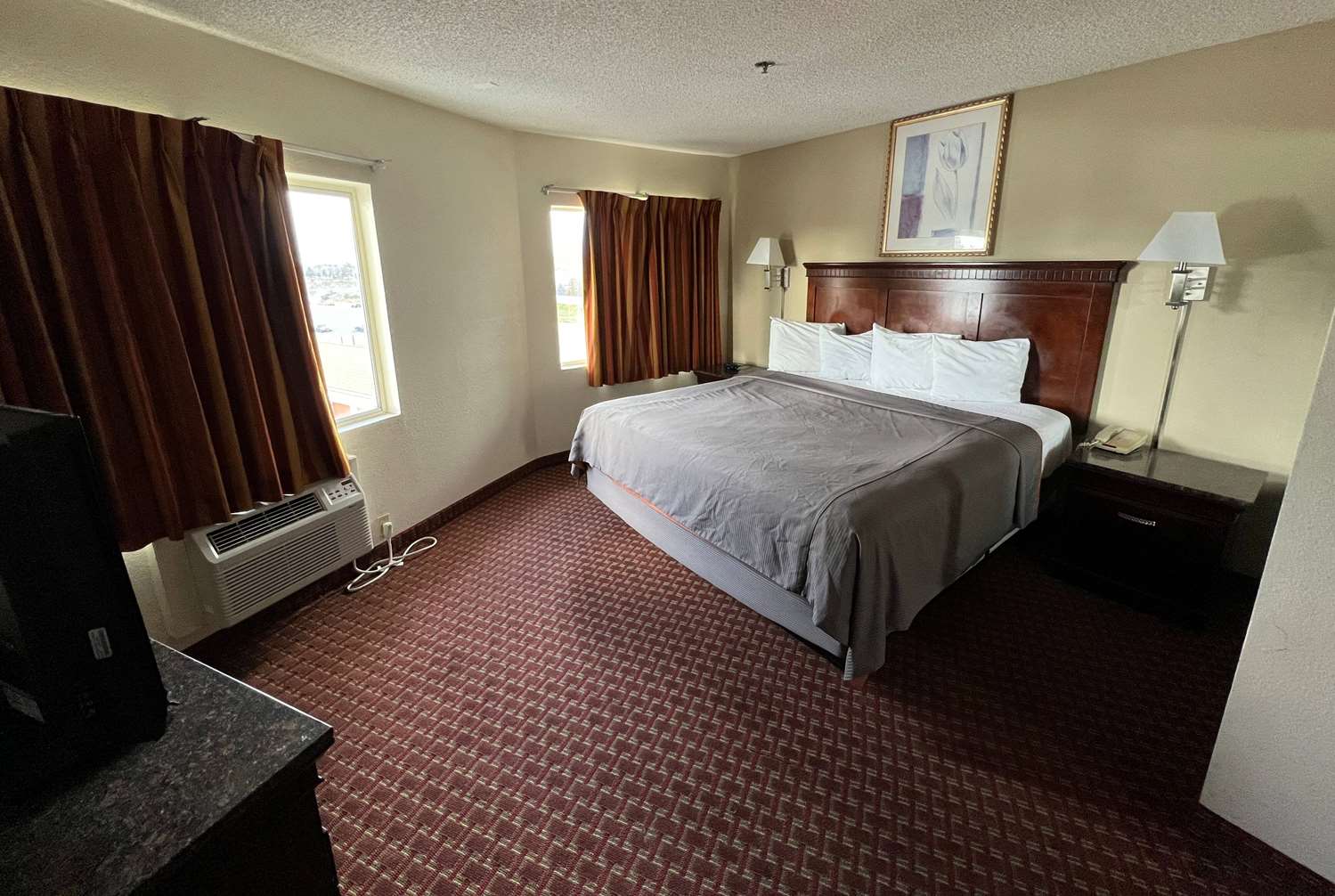 Days Inn & Suites by Wyndham Rancho Cordova 4/19