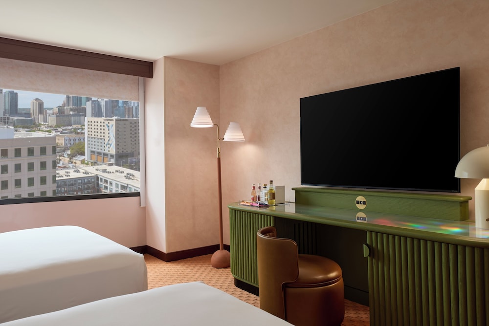 Renaissance Austin Downtown Hotel 20/50