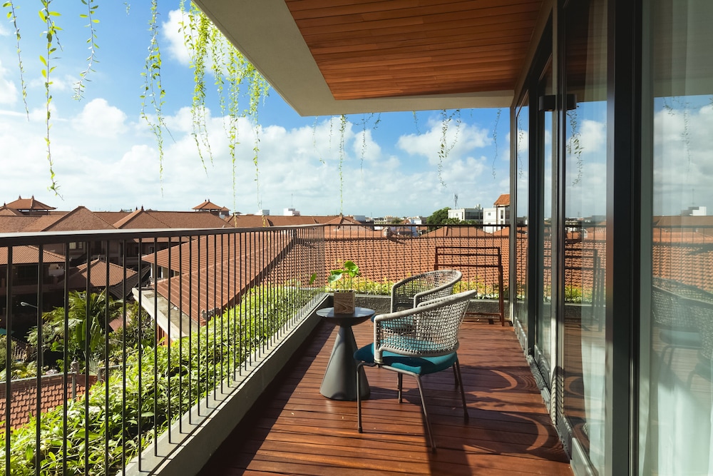 Beachwalk Residence 18/50