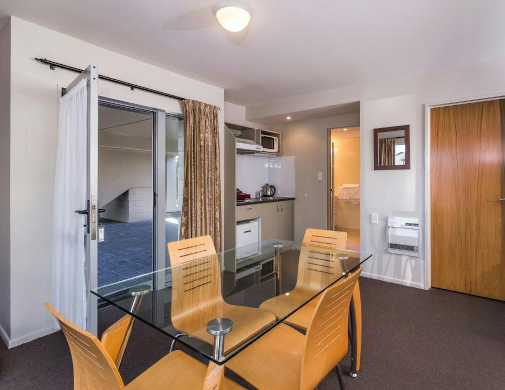 Twin Peaks Lakeside Inn 34/47
