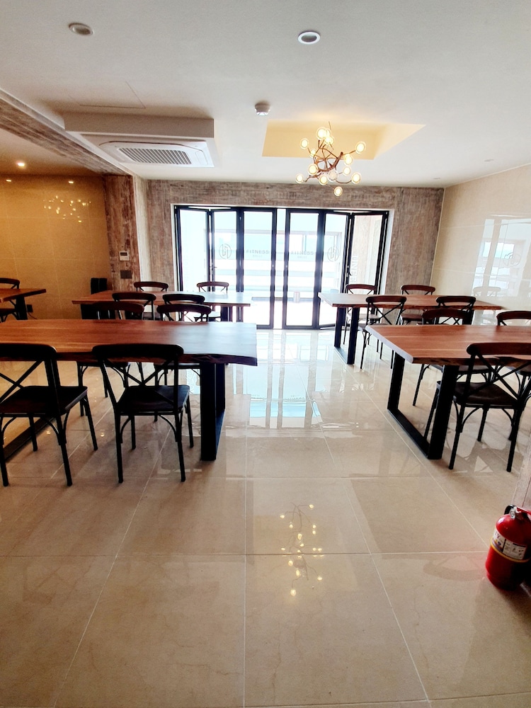 Uneed Hotel 52/60