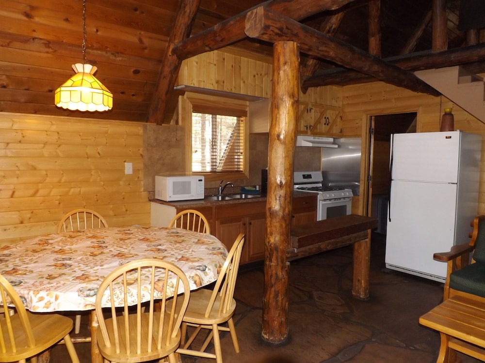 Arizona Mountain Inn and Cabins 36/50