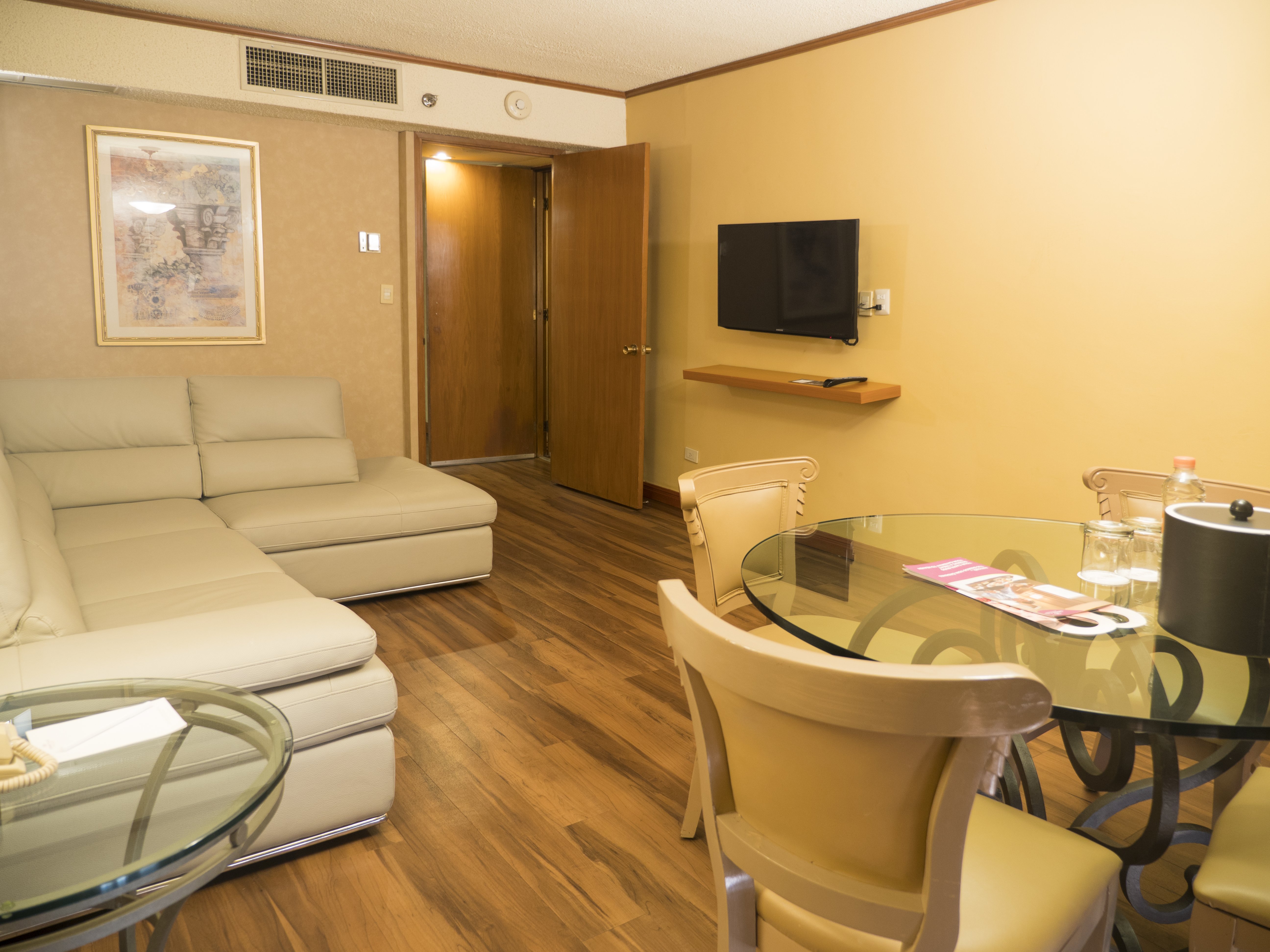Crowne Plaza Monterrey 72/74