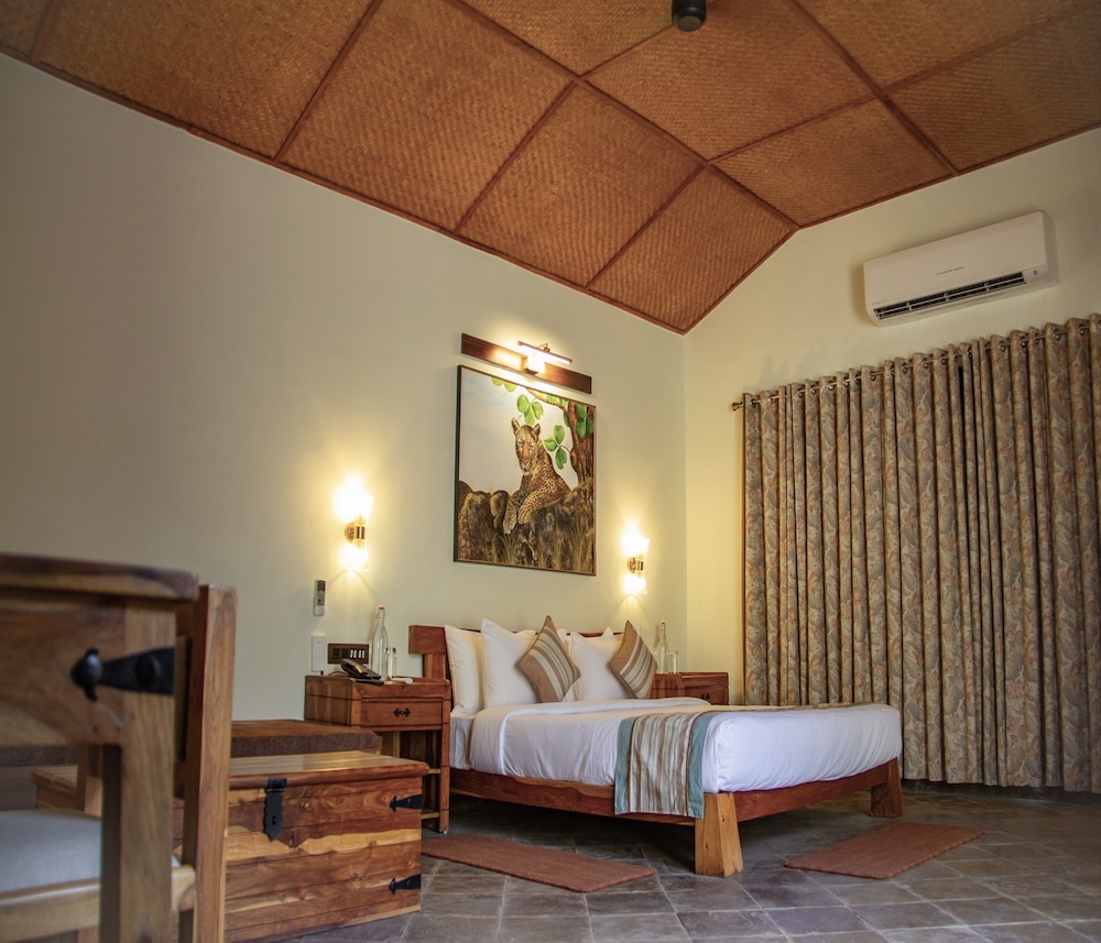 Tathastu Bandhavgarh 24/65
