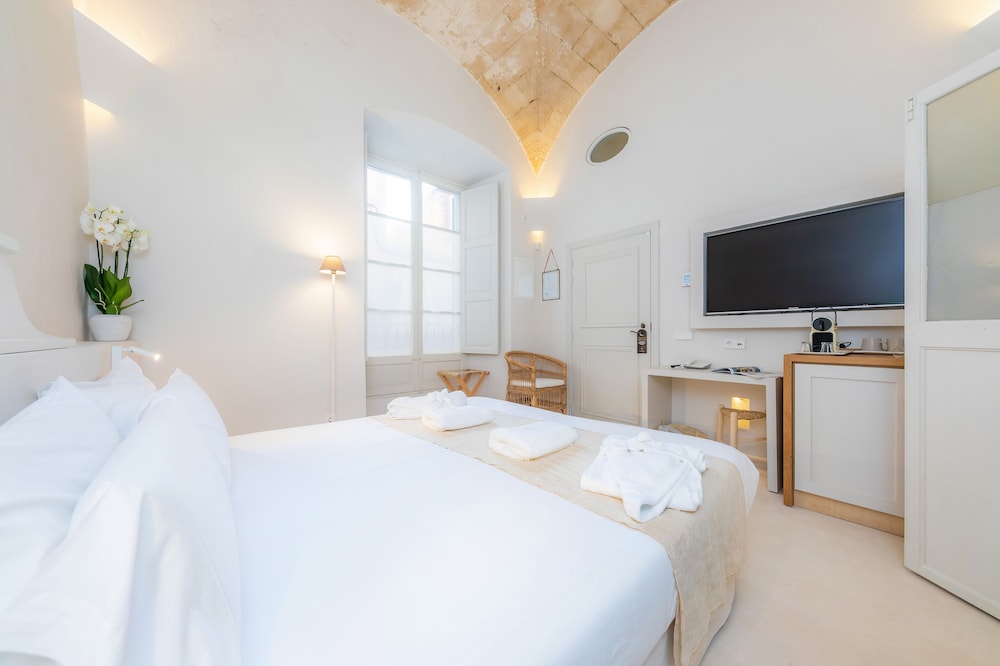 Yartan Boutique Hotel 18/28