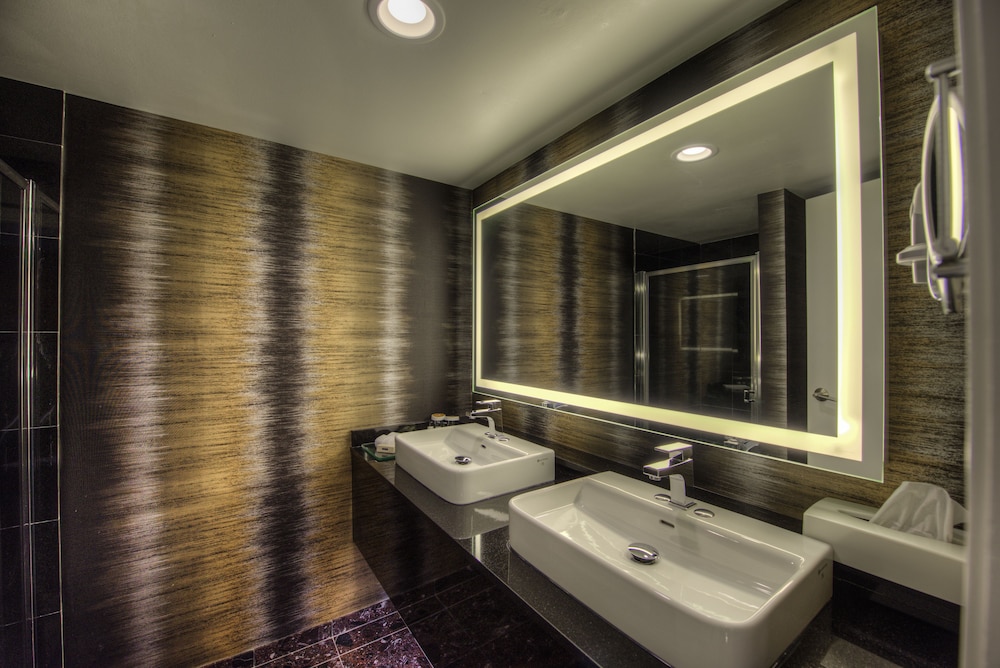 Executive Suites Hotel and Conference Centre Metro Vancouver 31/57