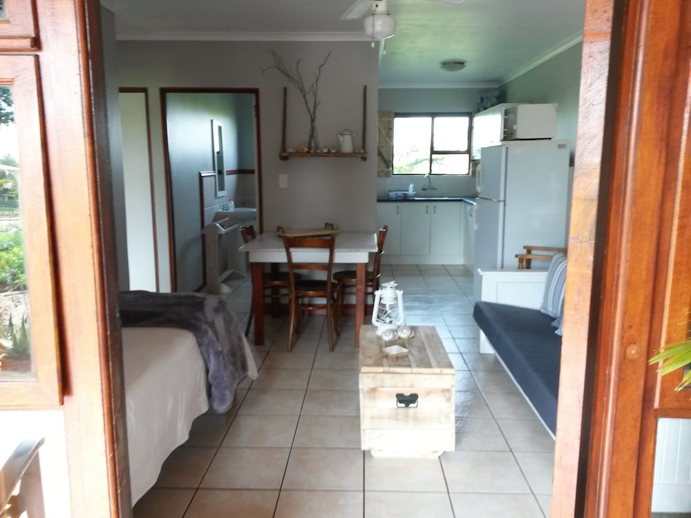African Sun Guest House 4/36