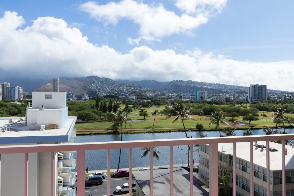 Ilima Hotel 60/63
