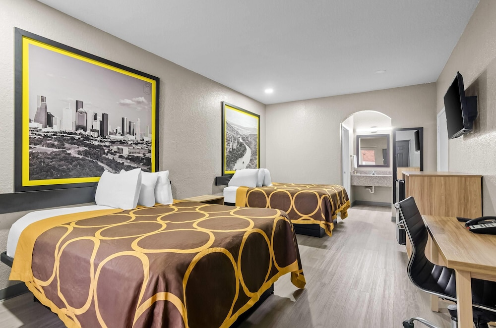 غرفة بسريرين مزدوجين، Super 8 by Wyndham Houston/Brookhollow NW 2/8