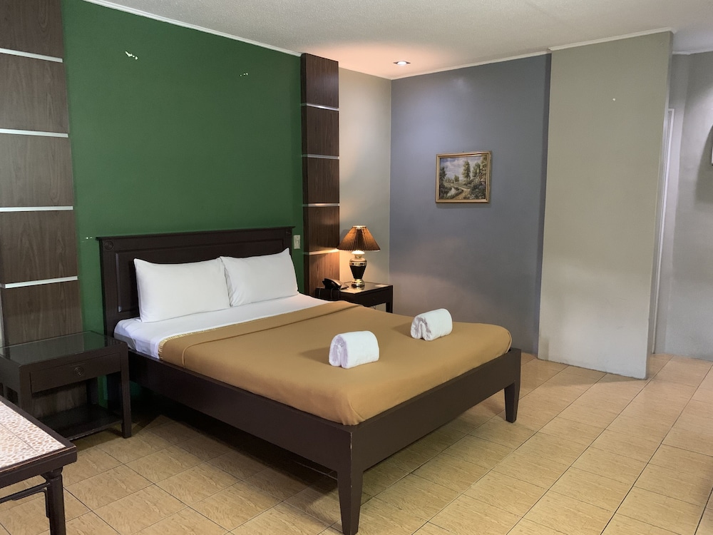 La Maja Rica Hotel 8/24