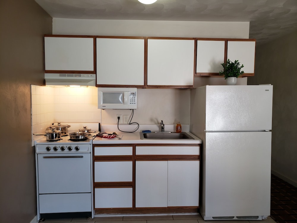Corporate Suites of Burlington 3/47
