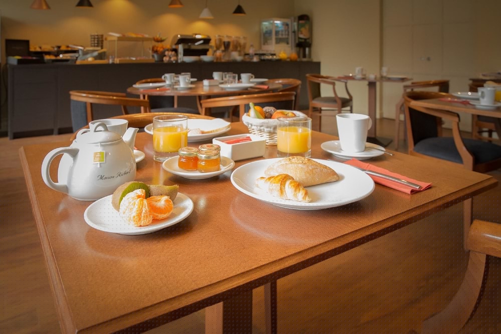 Hotel Montbriand Antony 29/44