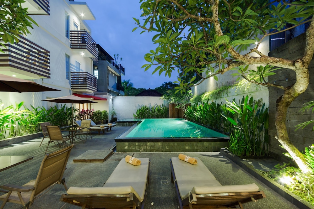 THE RINAYA CANGGU 45/49