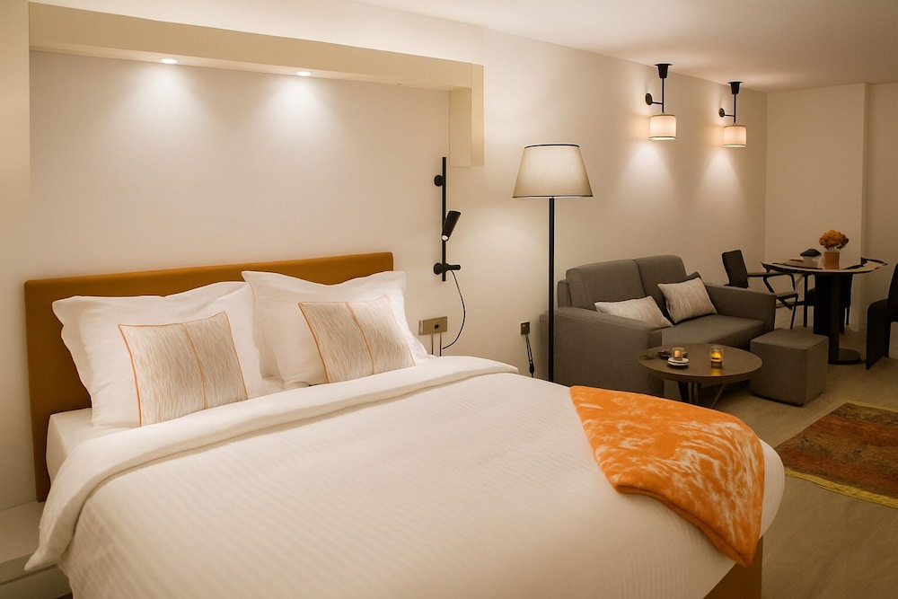 FAMILY, STUDIO, QUEEN BED