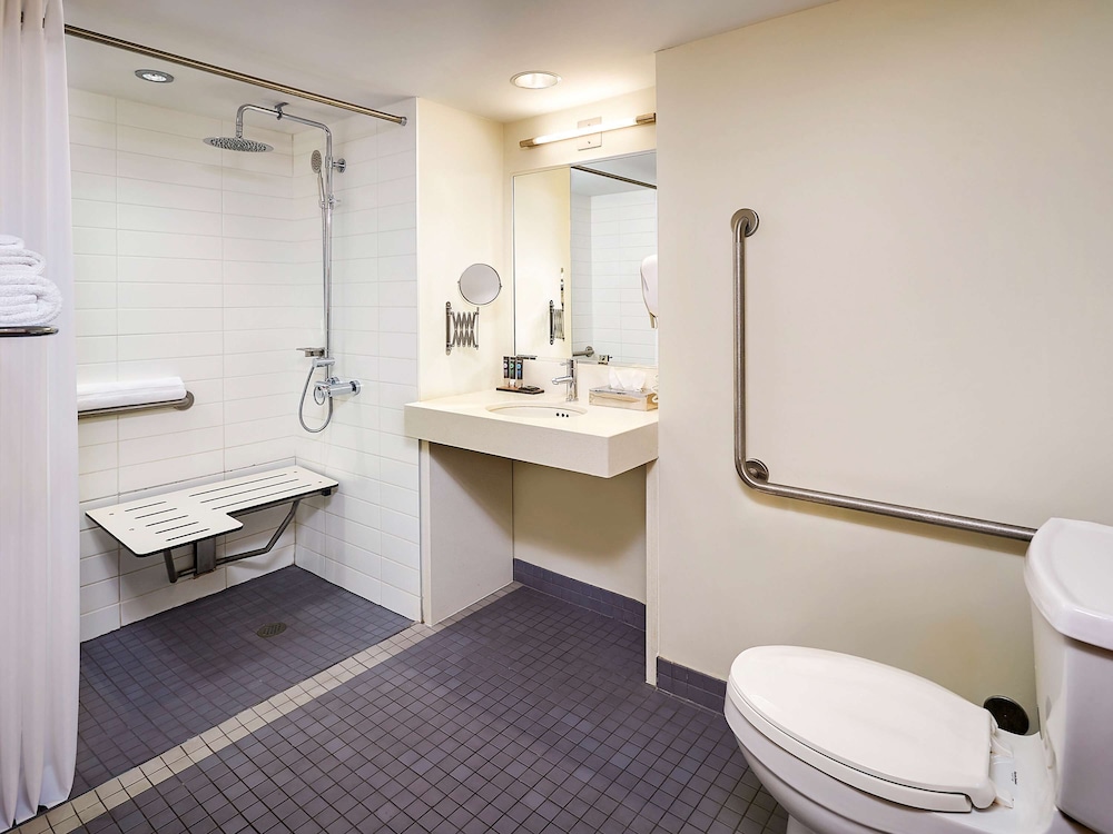 Novotel Toronto Vaughan 15/65
