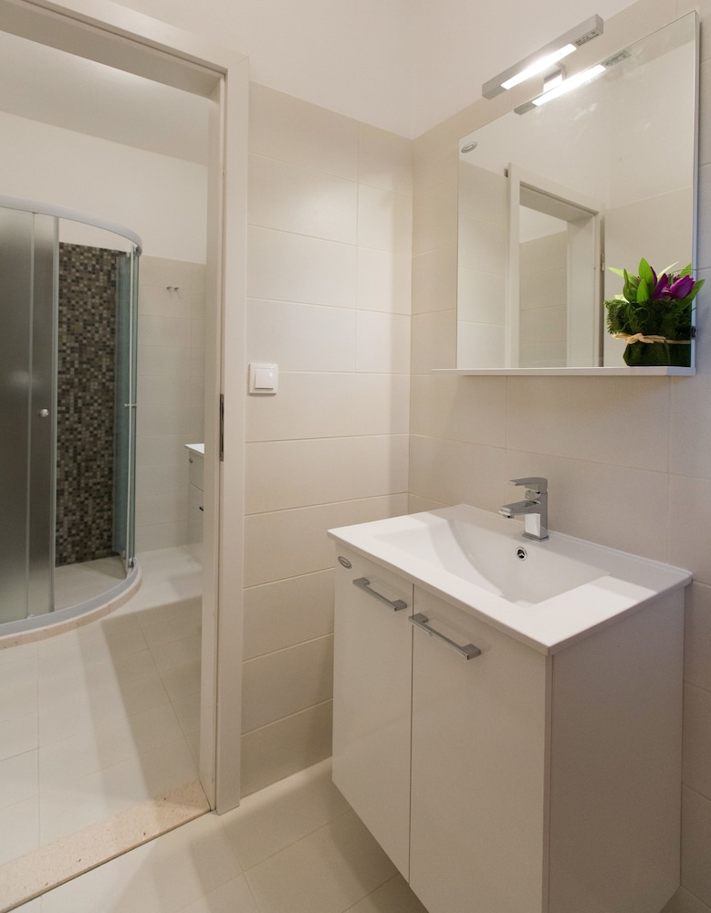 APARTMENTS VILLA ROZA 16/67