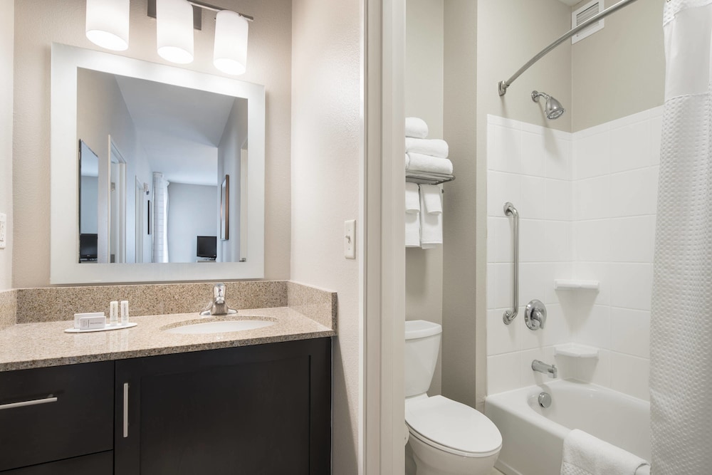 TownePlace Suites by Marriott San Diego Carlsbad / Vista 6/24