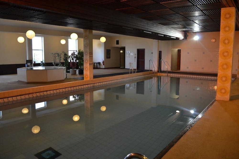 North West Castle Hotel 24/50