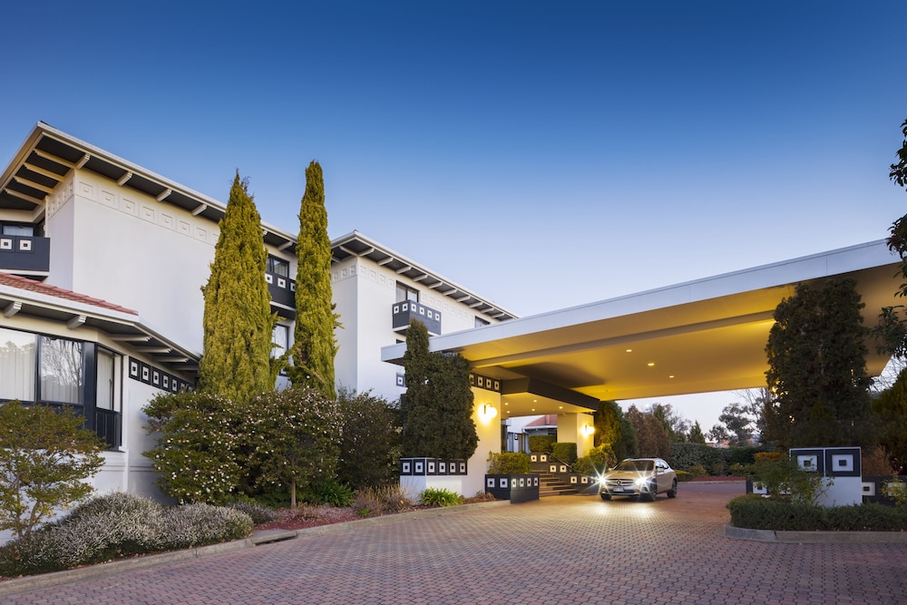 Ramada by Wyndham Diplomat Canberra 2/65