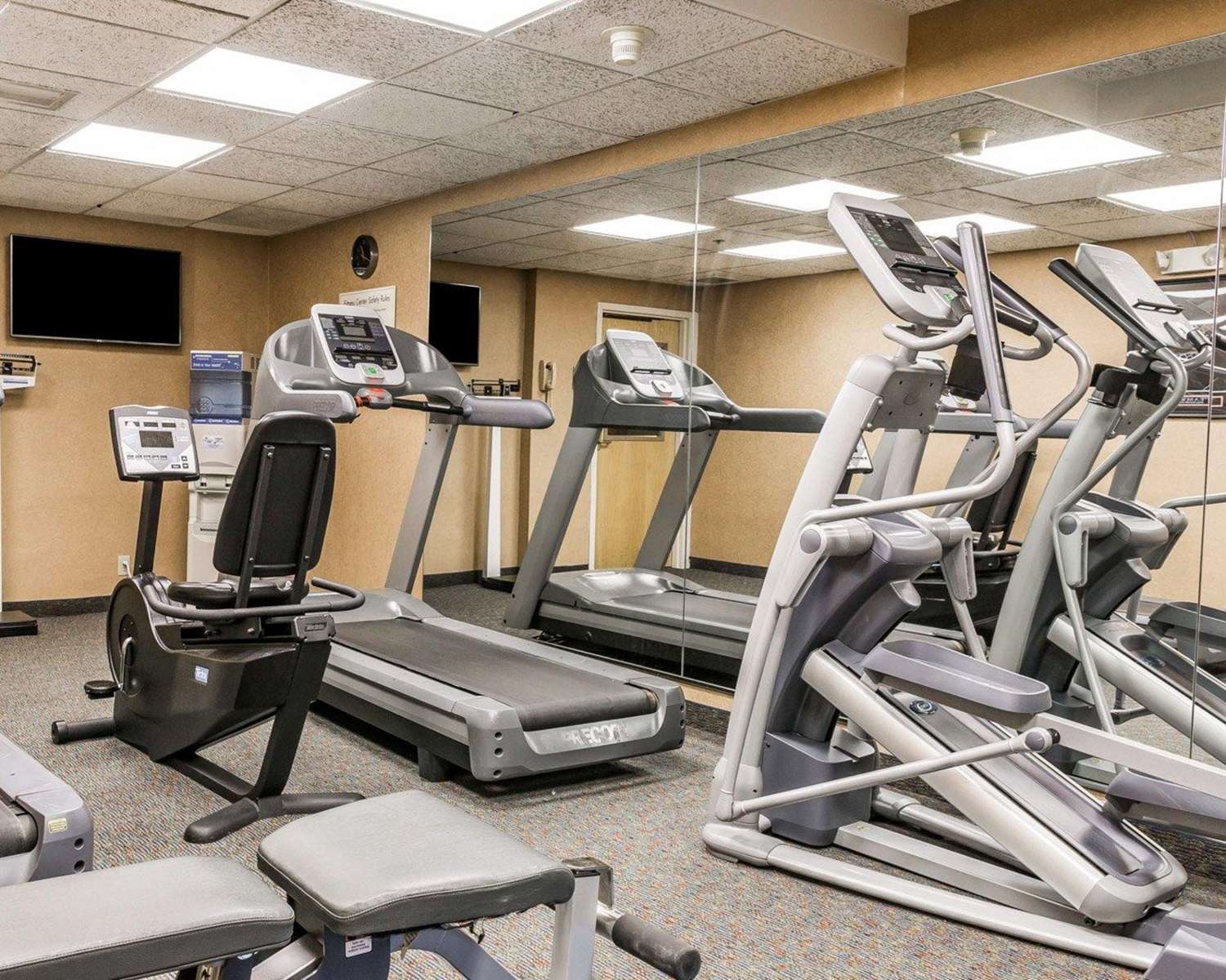 Quality Inn Auburn Hills - Detroit North 26/43
