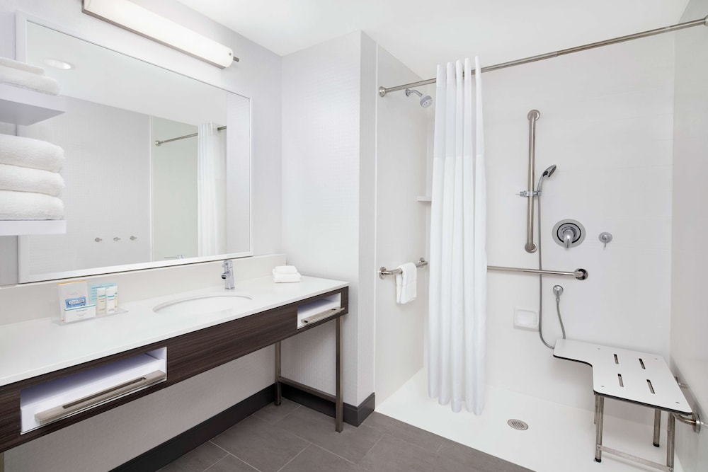 Hampton Inn Sikeston 13/43