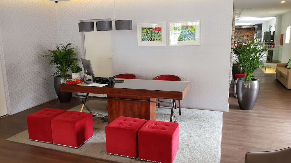 Santa Cruz Village Hotel 48/69